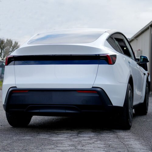 DSC00524.jpg Rear Light Bar Blackout Wrap for Model Y Juniper Standard